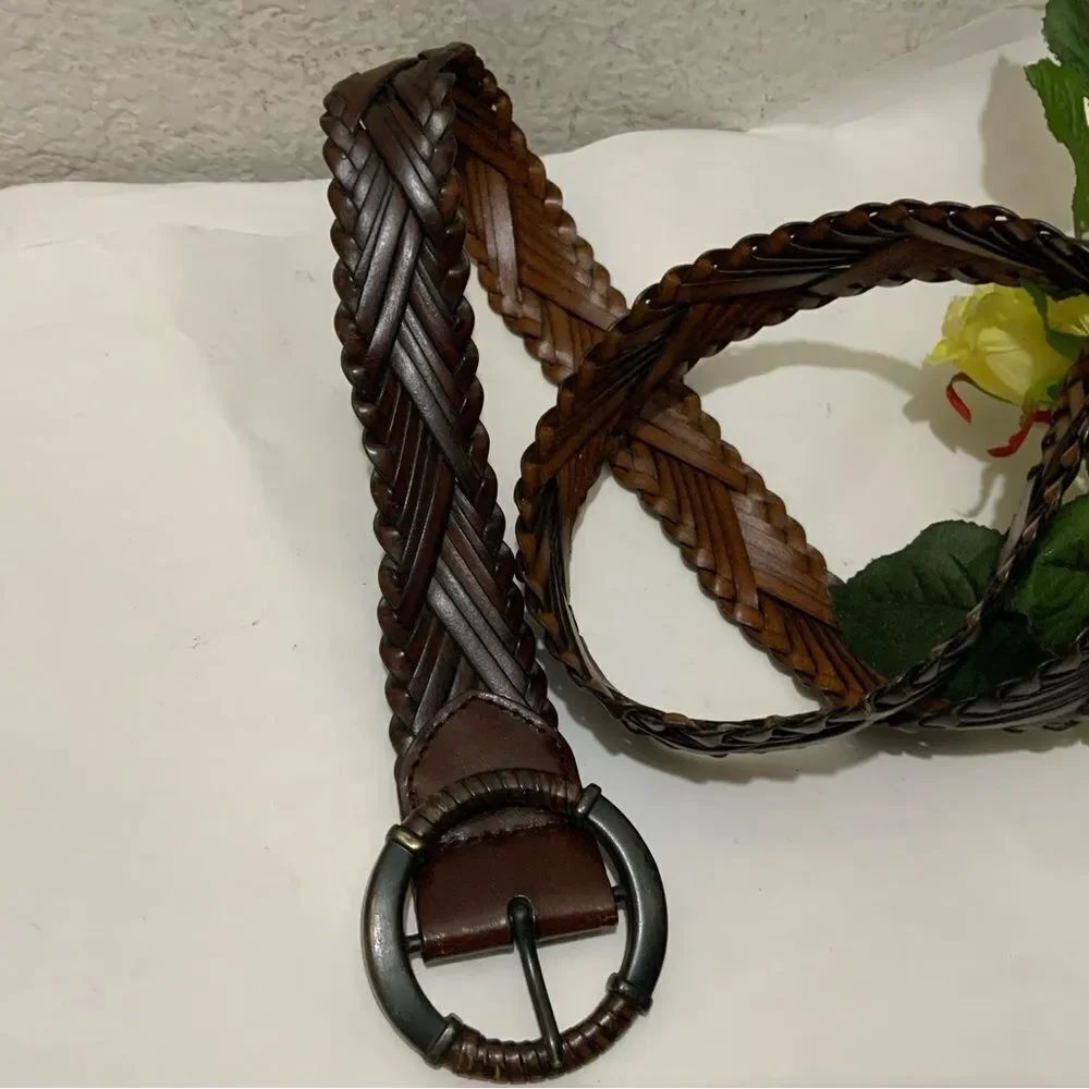 GAP brown woven leather belt / brass buckle Size M - Picture 2 of 9